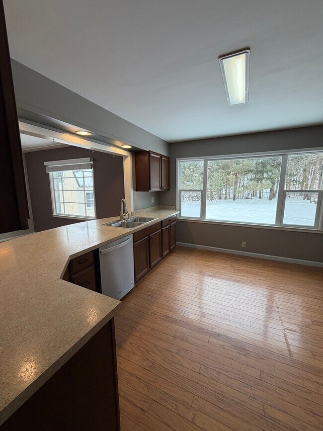 Foto del edificio - AVAILABLE NOW- 3 BED 2 BATH Home!