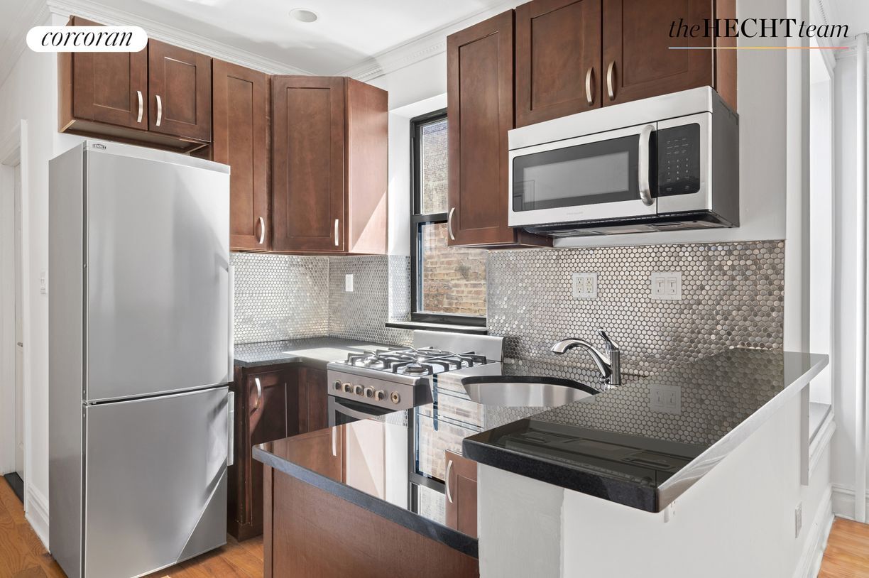 Foto principal - 329 Lincoln Pl