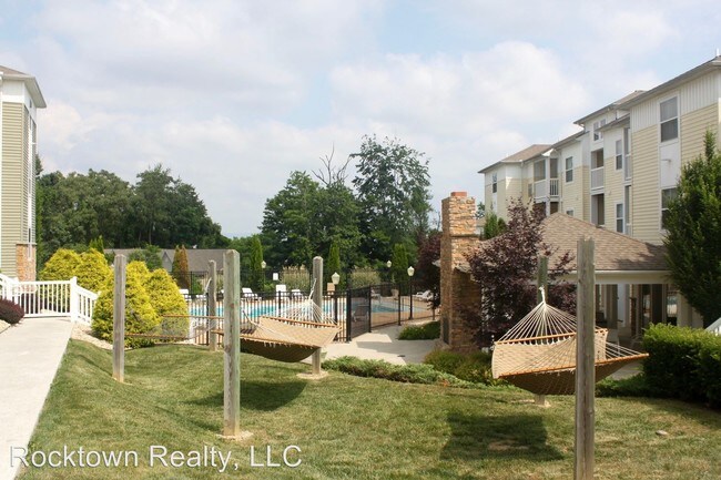 Building Photo - 520 Davis Mills Dr