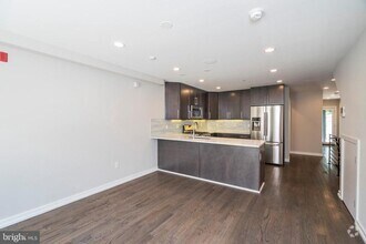 Building Photo - 1438 Clymer St