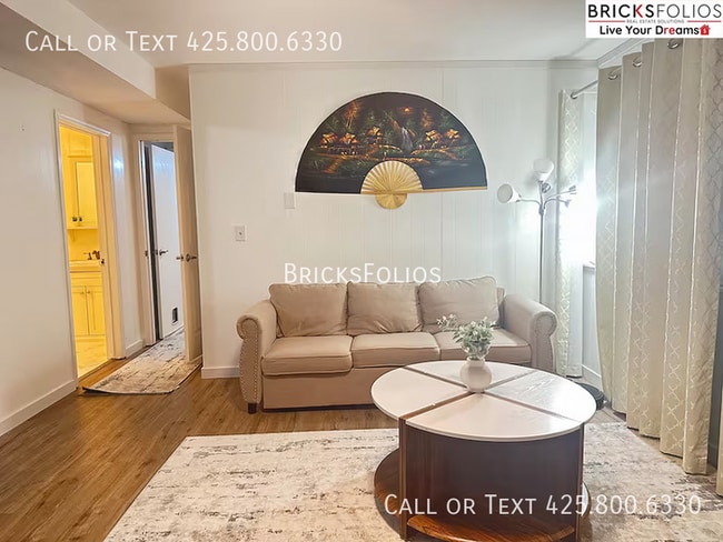 Building Photo - Bright & Modern 1BR in Bothell – Walk to E...