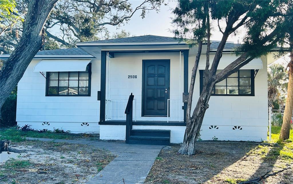 Foto principal - 2506 Auburn St S