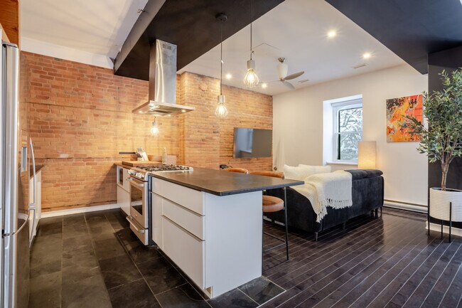 Photo du bâtiment - 1220 Rue St Marc