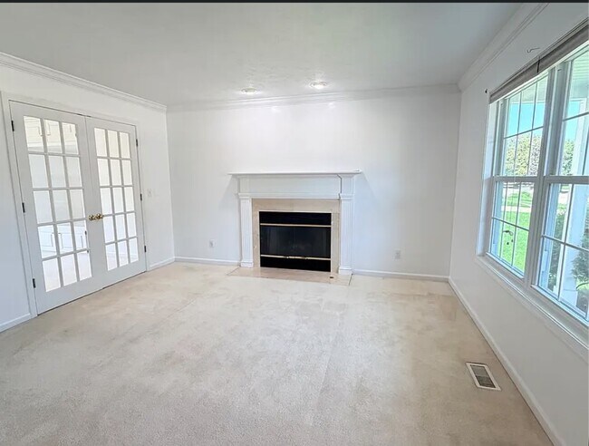 Foto del edificio - 611 Buttercup Dr