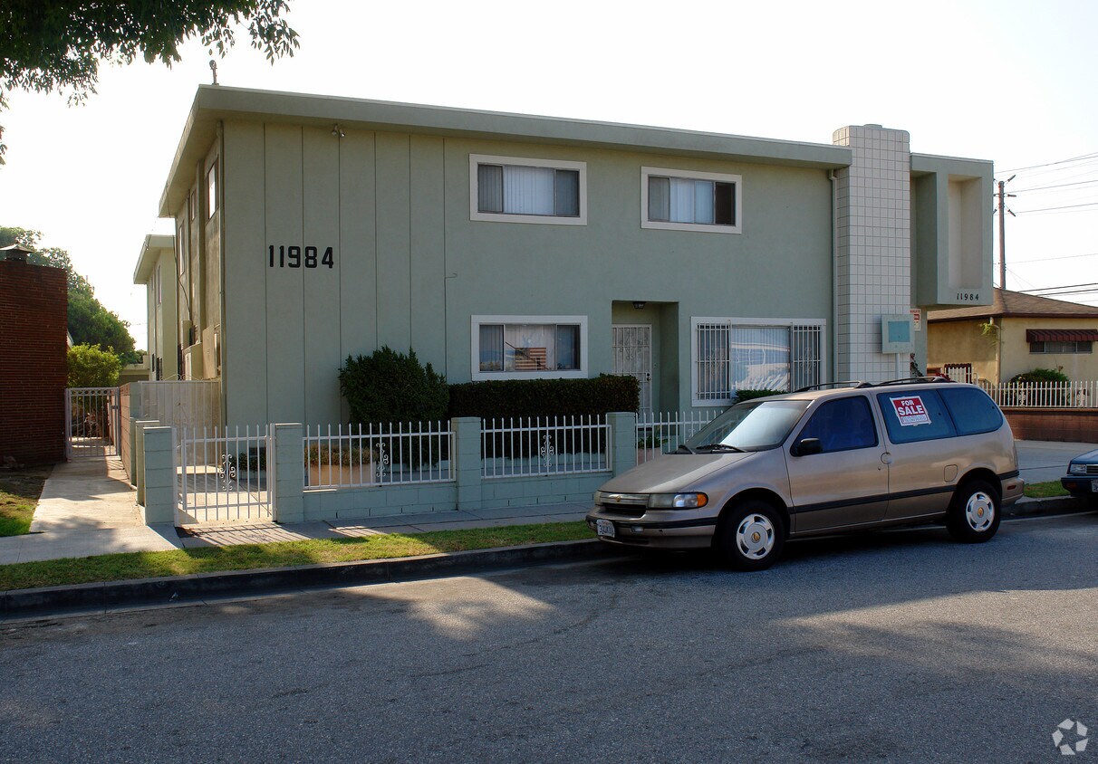 Foto del edificio - 11984 Oxford Ave