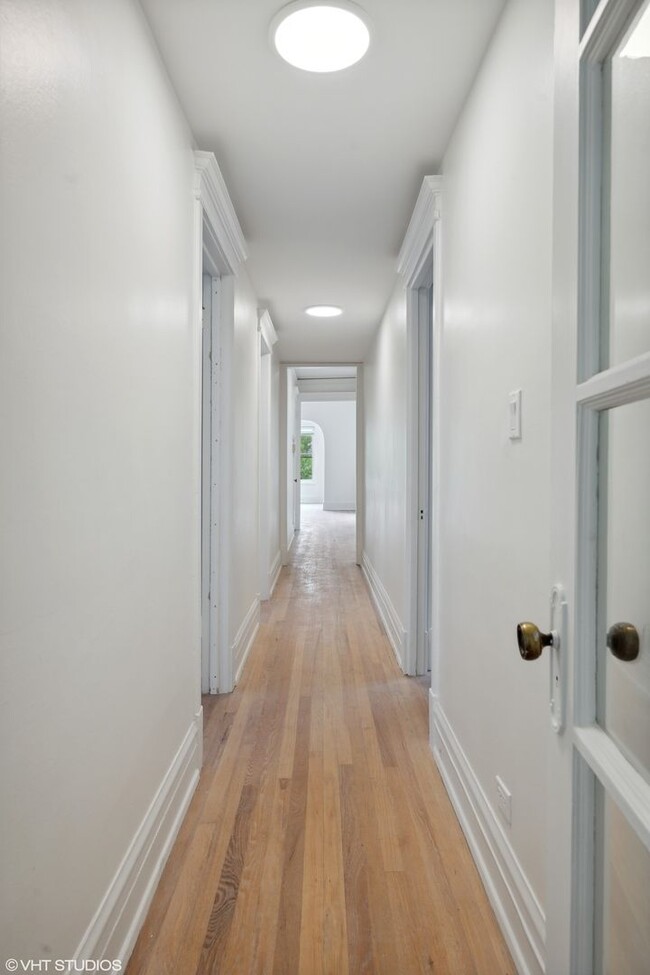 Foto del edificio - South Rogers Park – Sprawling 4-Bedroom / ...