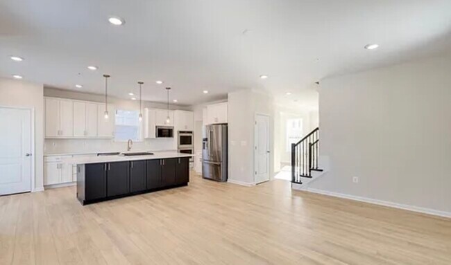 Building Photo - 10810 Meridian Hill Way
