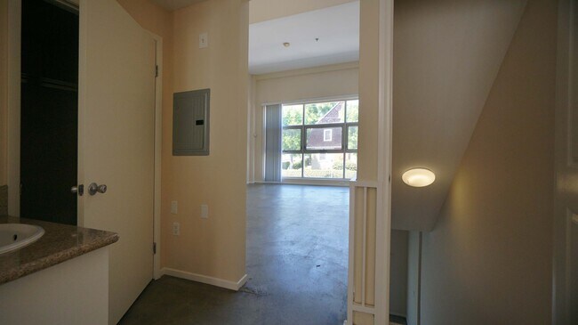 Foto del edificio - 922 W 23rd St