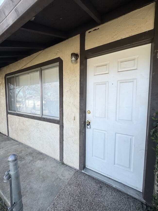 Building Photo - MA348