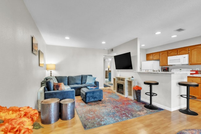 Building Photo - 2474 Larkspur Ln