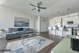 Building Photo - 4950 W Prescott St