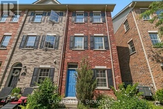 Building Photo - 12 Oxfordshire Ln