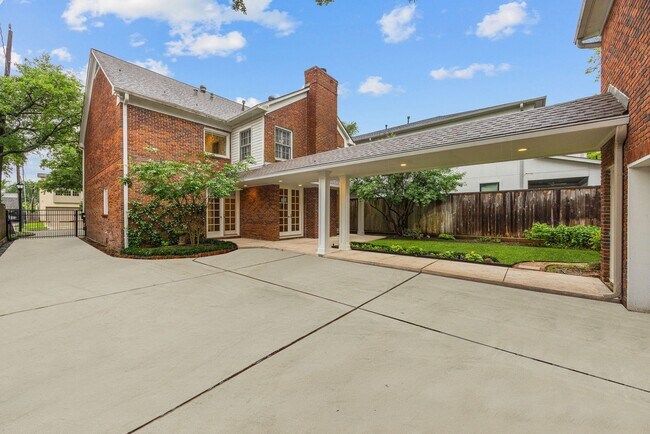 Foto del edificio - 3216 Rice Boulevard