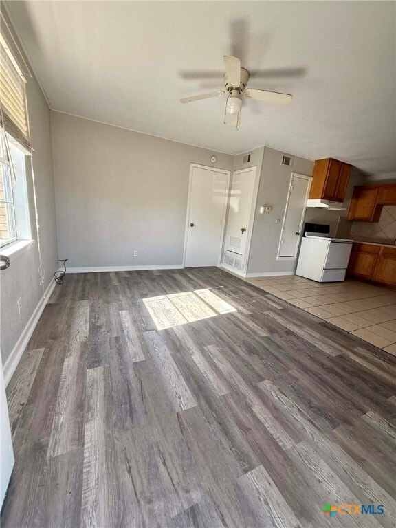 Foto del edificio - 1805 N W S Young Dr