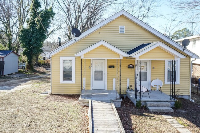 Building Photo - Nelson Street Duplex