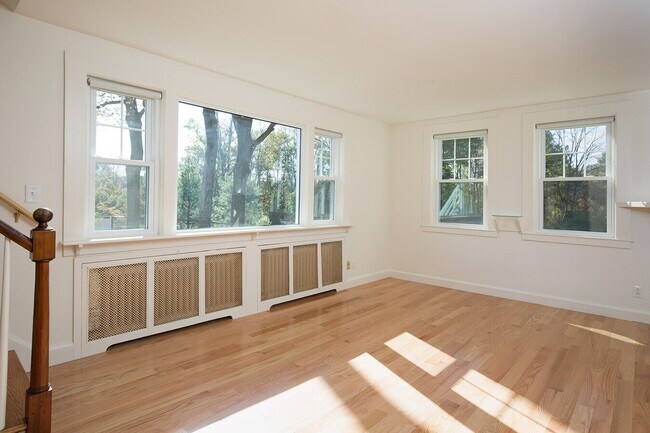 Sala de estar - 352 Thoreau St