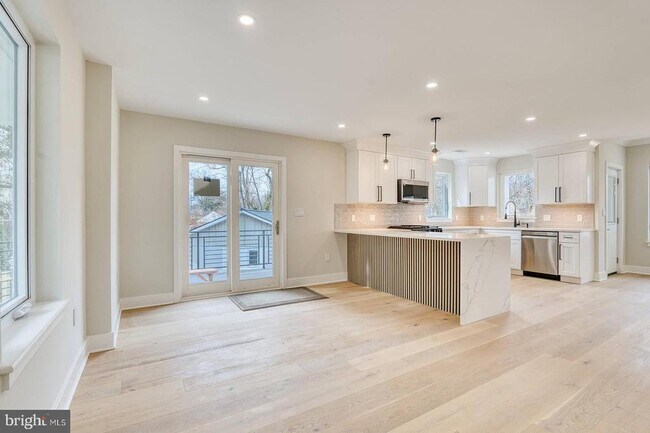 Foto del edificio - 9300 Riggs Rd