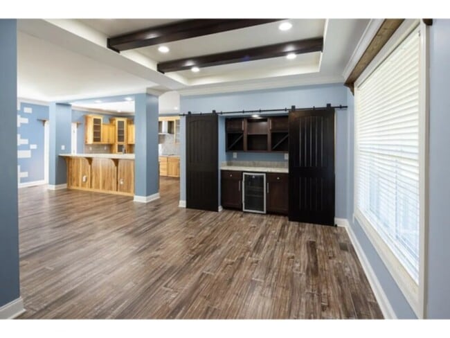 Building Photo - 3 Bedroom 2 Bathrooms for Rent