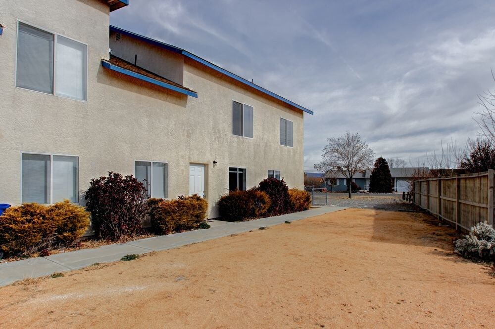 Primary Photo - 4517 N. Miner Road 3