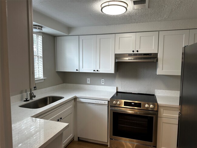Foto del edificio - 11710 Southlake Dr