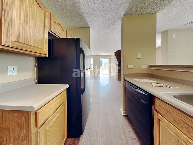 Building Photo - 5973 Redcliff North Ln