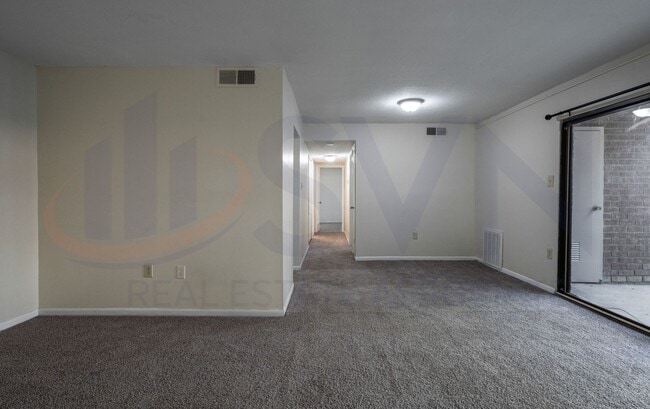 Building Photo - Charming 2-Bedroom Condo for Rent in Chape...