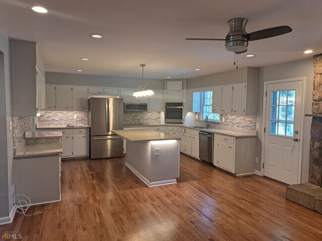 Building Photo - 2332 Springside Ln