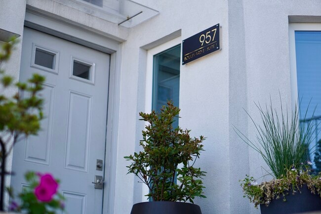 Entrada a la Suite 1 - 957 Boulevard E
