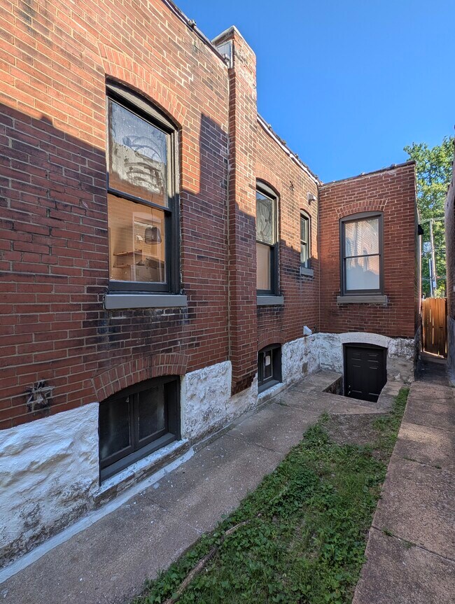 Foto del edificio - 4111 McRee Ave