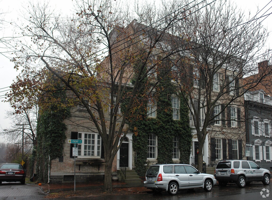 Primary Photo - 17 Front St