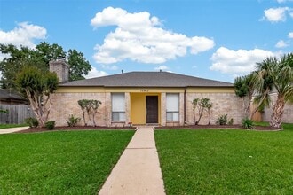 Building Photo - 15915 Dunmoor Dr