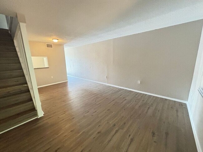 Foto del edificio - 1055 Spirit Lake Rd