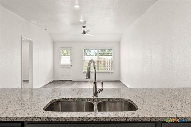 Building Photo - 1106 Lindsey Dr