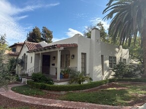 Building Photo - 1202 Guinda St