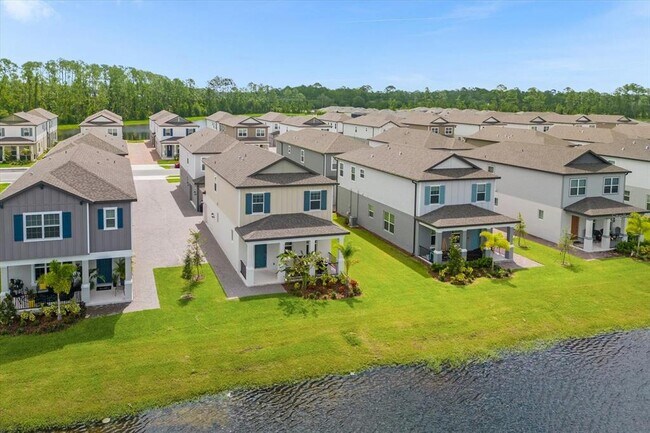 Building Photo - 440 Venetian Palms Blvd