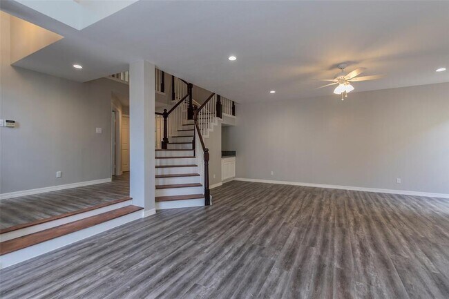Building Photo - 12929 Kingsbridge Ln