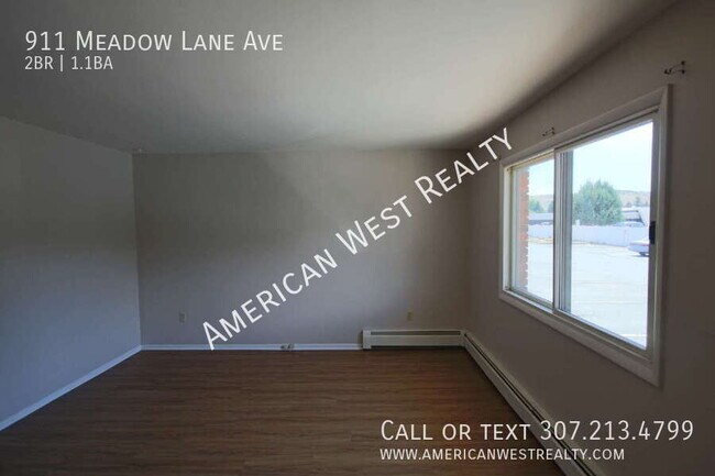 Foto del edificio - 911 Meadow Ln Ave