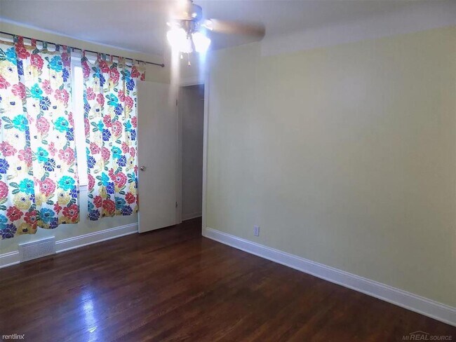 Foto del edificio - 27275 Dowland St