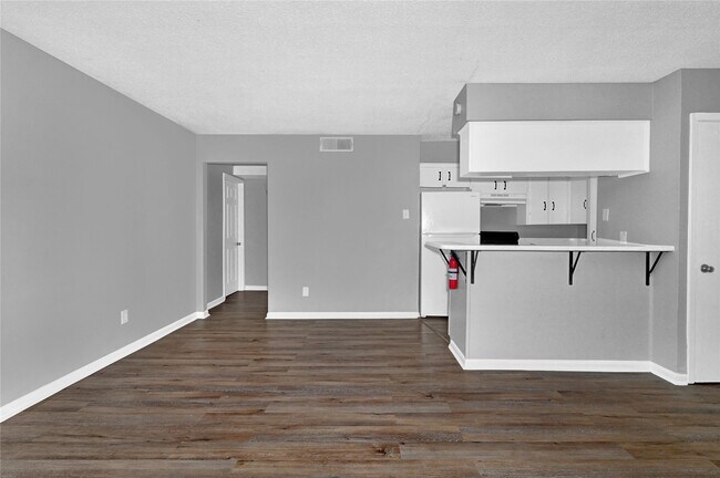 Foto del edificio - 1200 Carolyn Ct