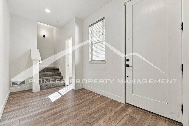 Building Photo - 2842 Kendall St