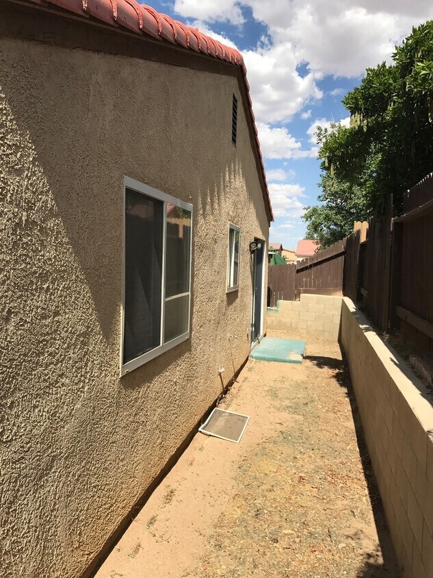 13649 Glengarry Dr Houses in Victorville, CA Westside Rentals