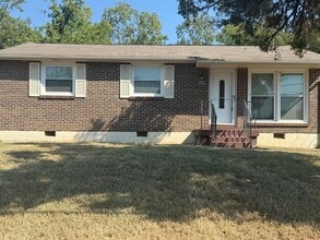 Building Photo - 3254 Hinkle Dr