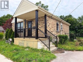 Building Photo - 367 Springbank Dr