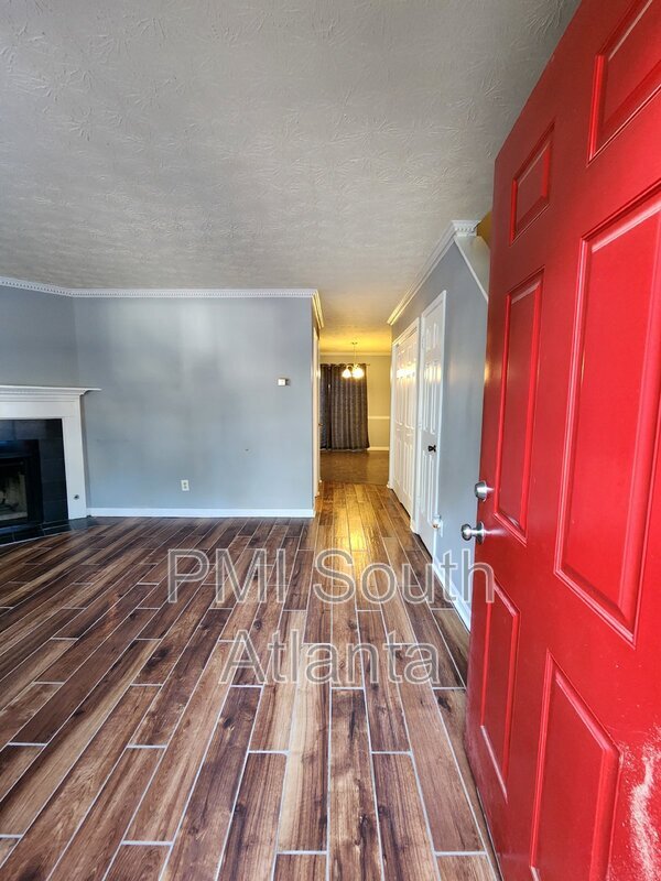 Foto del edificio - 143 Forrest Ave