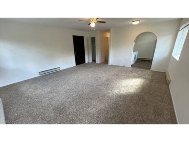 Foto del edificio - Tired of outdated rentals? This stunning two bedroom upper level duplex unit boasts a complete moder