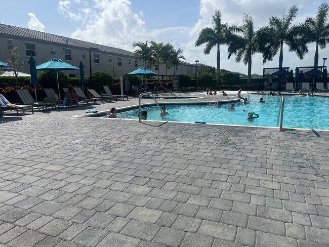 Foto del edificio - 2623 SE 8th Ct