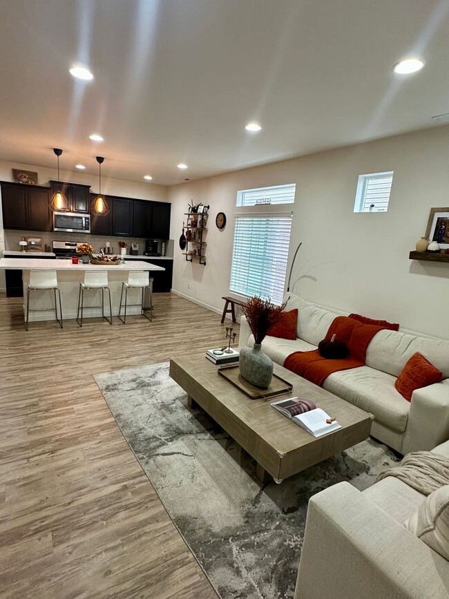 Building Photo - GORGEOUS HOME IN HIGHLY DESIRABLE BANNING LEWIS RANCH - Security Deposit Waiver Available