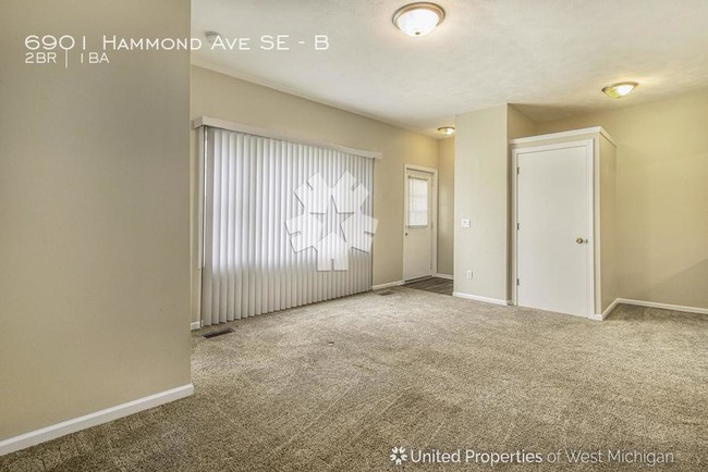 Building Photo - 2 Bedroom Apartment | Washer & Dryer Included