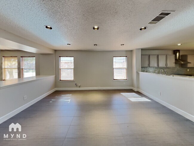 Building Photo - 5455 San Patricio Dr