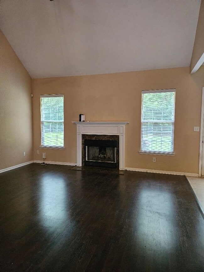 Building Photo - 4 Bedroom in Perrydise! Available to view ...